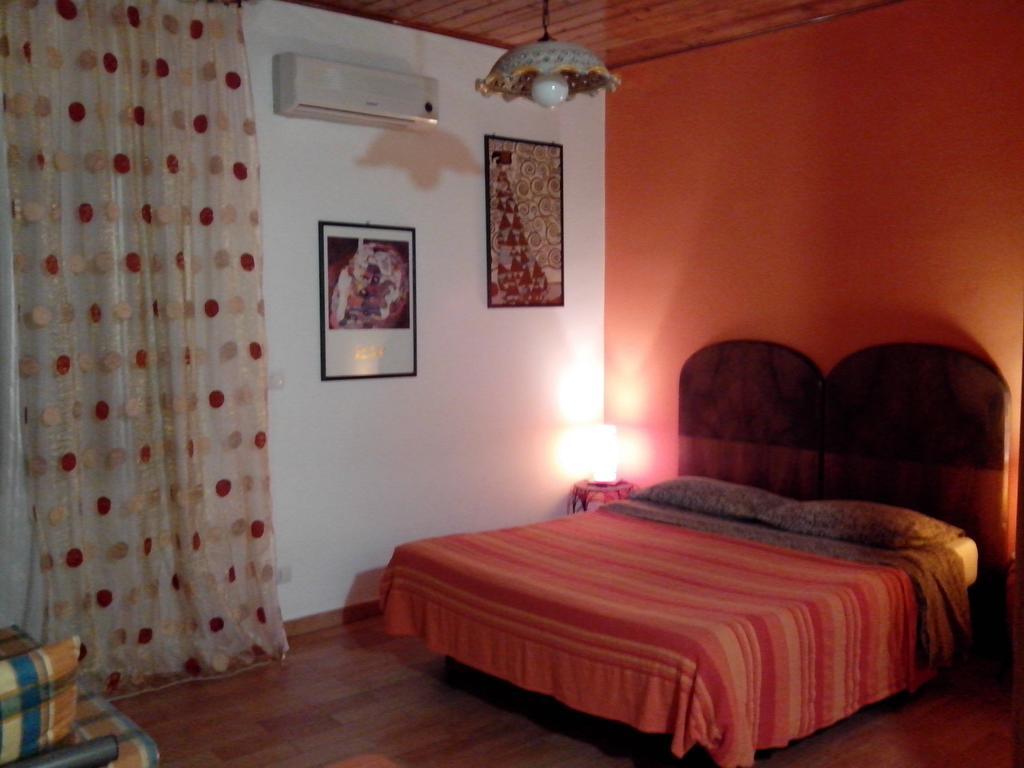 Bed&Breakfast La Casetta SantʼAlessio Siculo 객실 사진